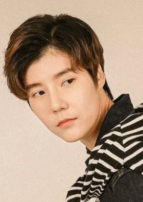 娜妮查·瓦拉基迪昆