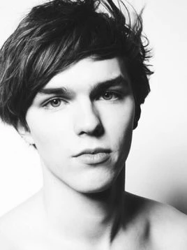 尼古拉斯·霍尔特